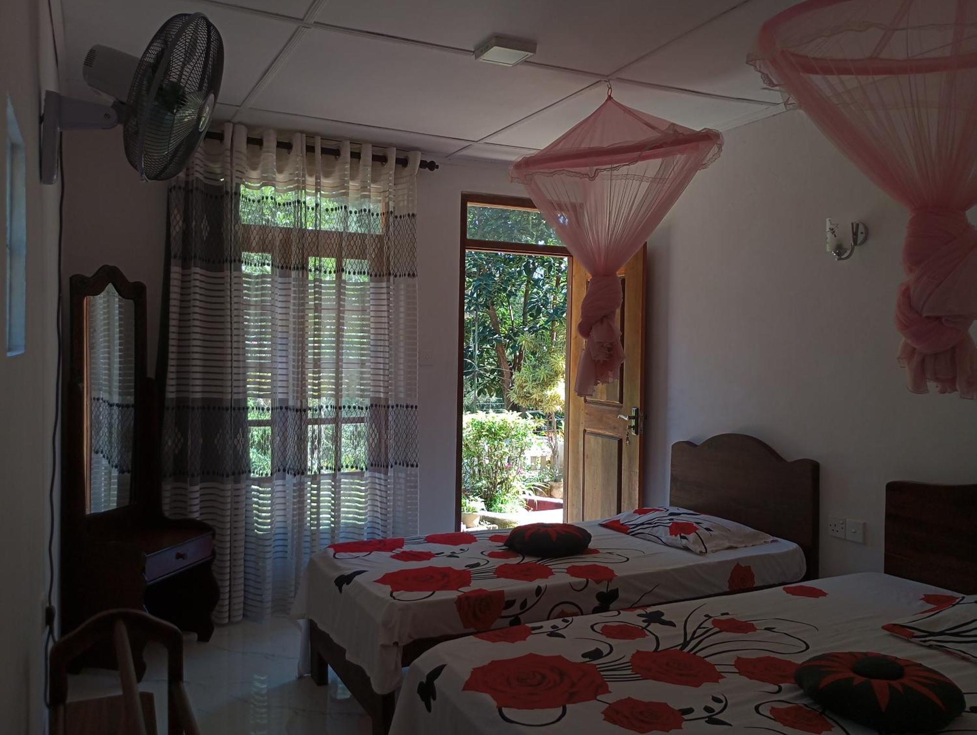 Pleasure Mount Homestay เอลลา ภายนอก รูปภาพ