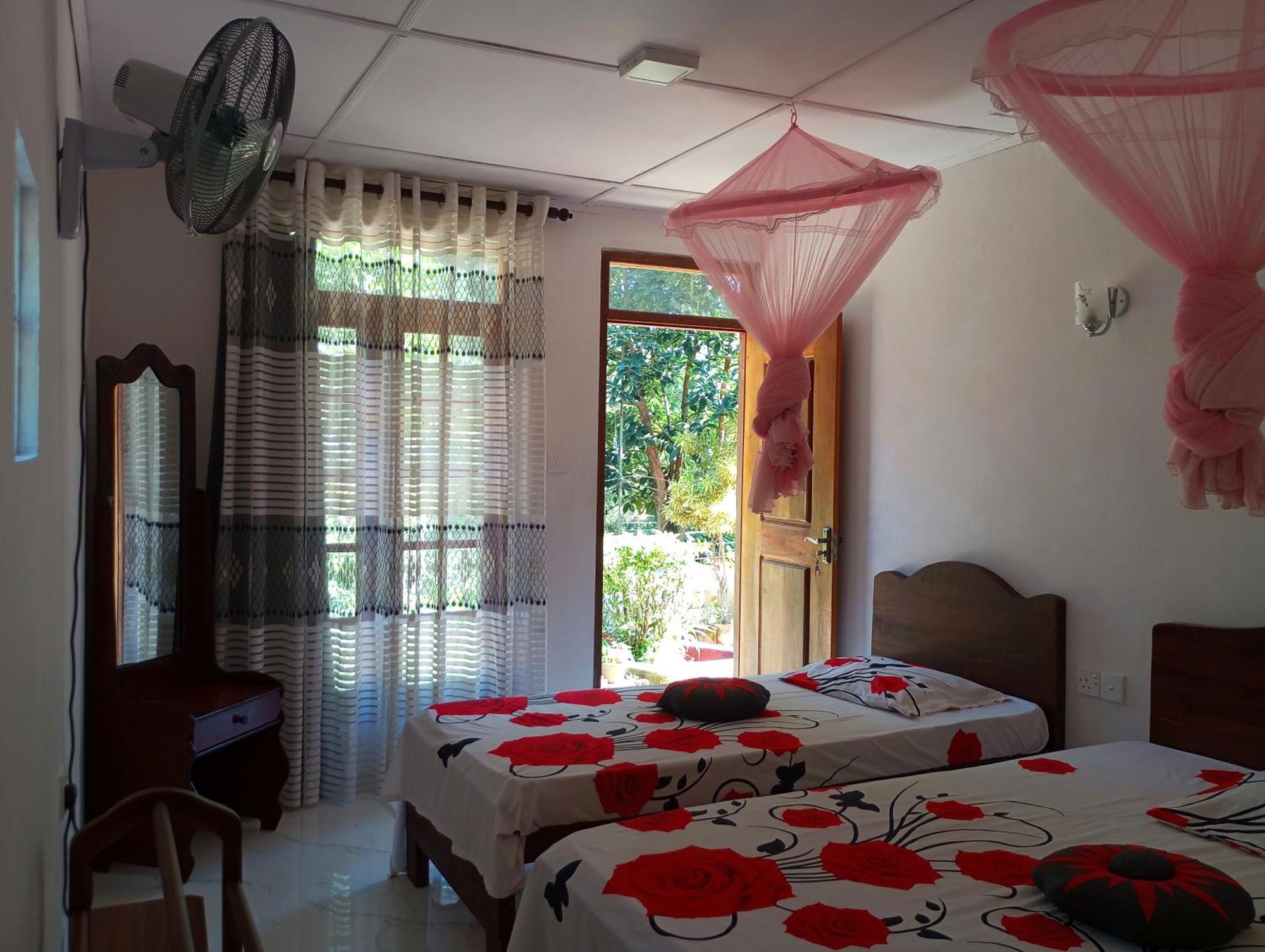 Pleasure Mount Homestay เอลลา ภายนอก รูปภาพ