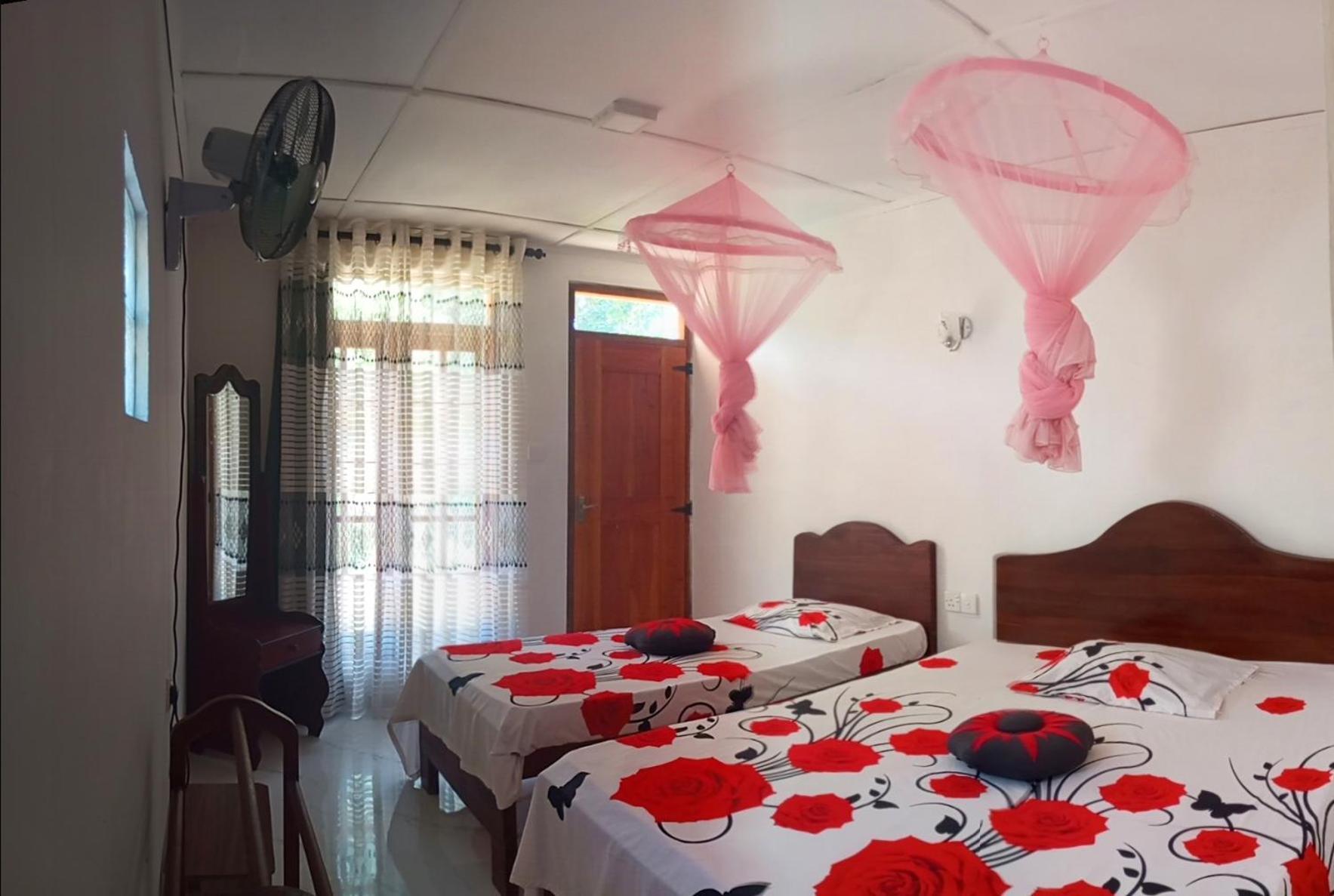 Pleasure Mount Homestay เอลลา ภายนอก รูปภาพ